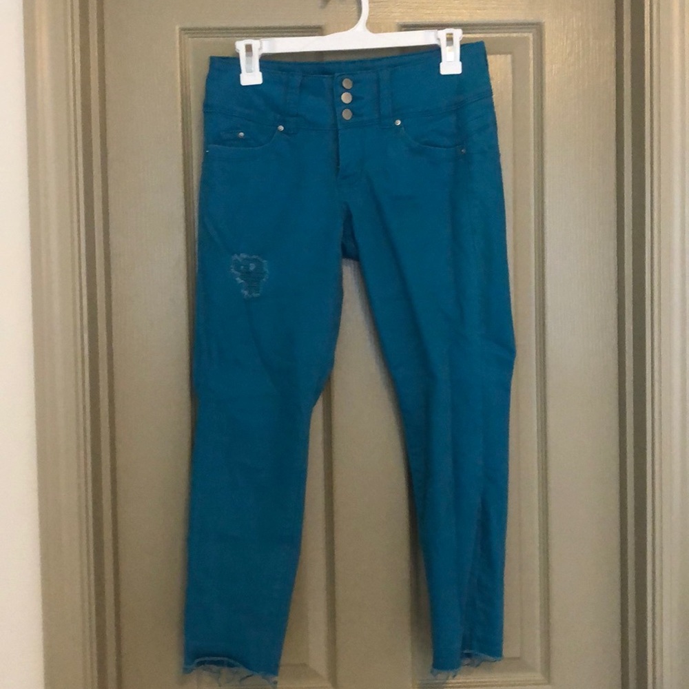 Turquoise capris